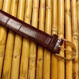 EUC GATOR COWHIDE Brown Belt w/Gold Hardware Made in USA